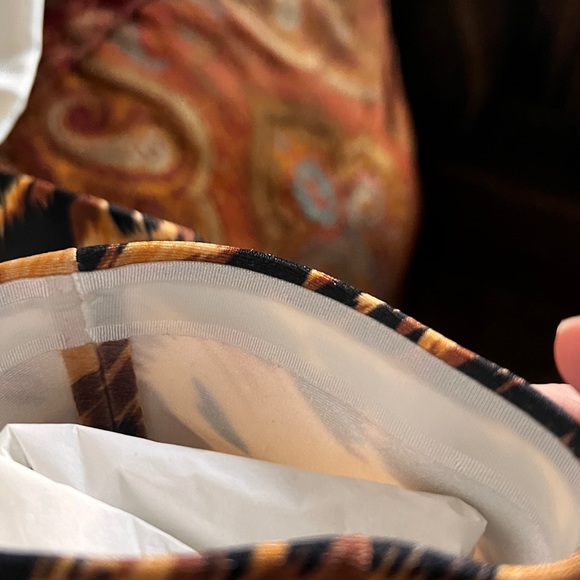 Balenciaga Knife Stretch Jersey Ankle Boots.
Tan, brown and black.
Pull on - Picture 10 of 11